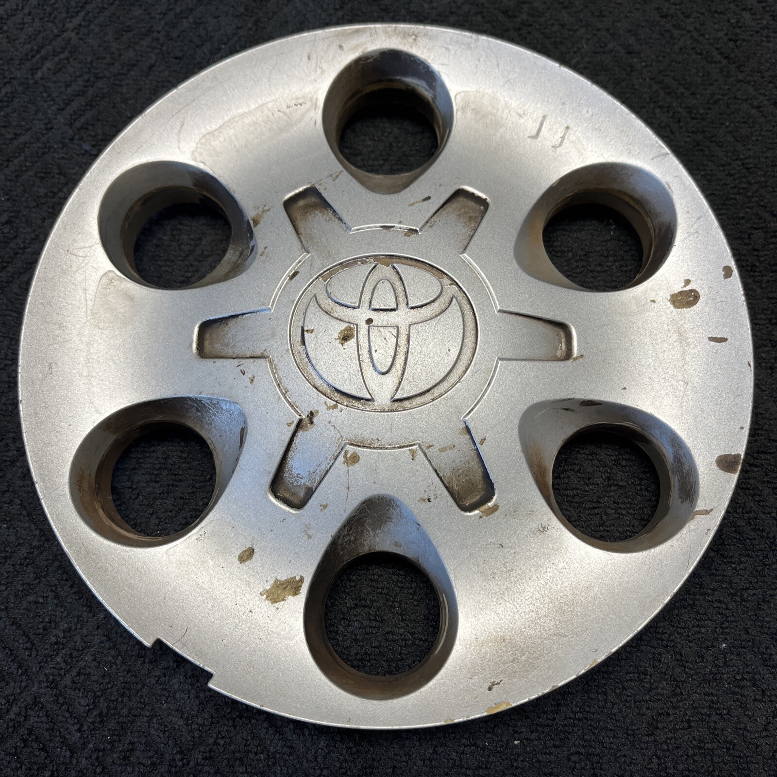 BROKEN CLIPS Toyota 426030C03001 OEM Wheel Center Rim Cap Hub