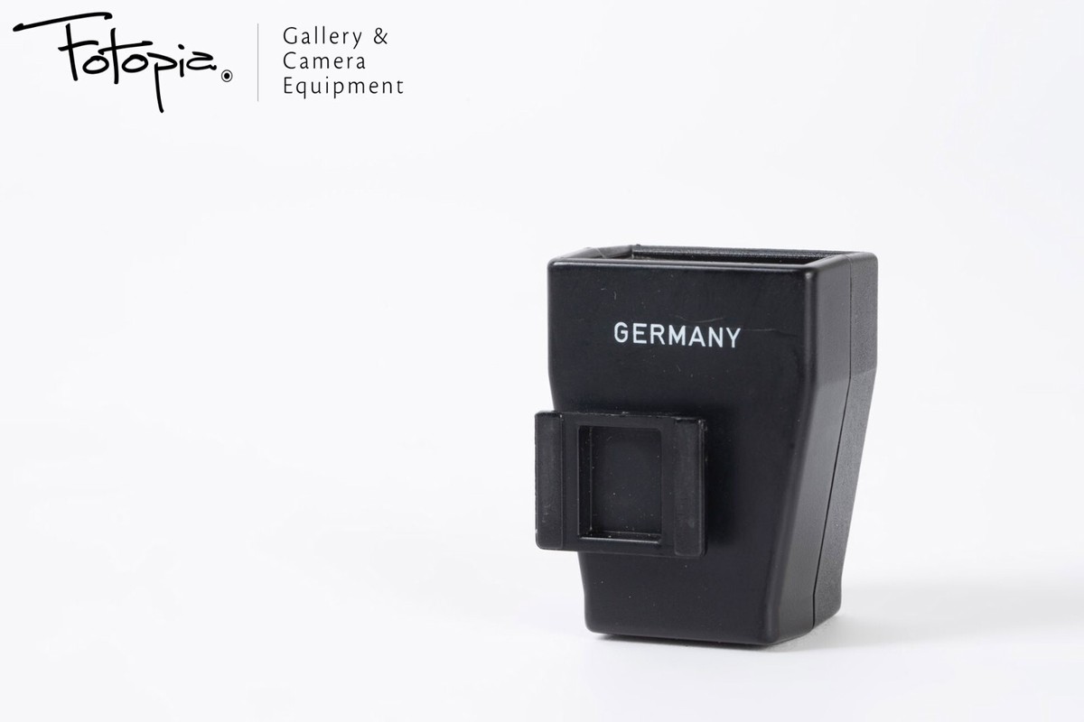 Leica 21mm Plastic Viewfinder - 12012 with leather case (90 Leica 21mm Plastic Viewfinder - 12012 with leather case (90