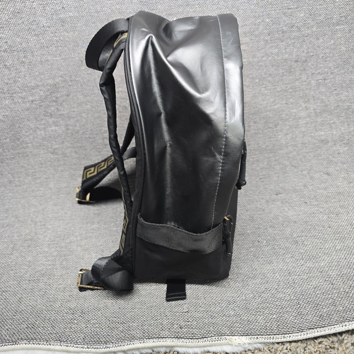 VERSACE Parfums Backpack with Logo Black Gold Limited  display picture 2