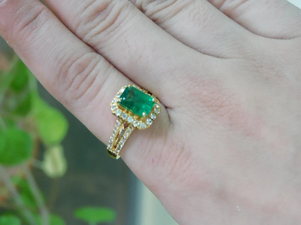 Juego de anillos de boda de oro amarillo de 14 quilates con esmeralda natural y diamantes de 3,44 quilates talla 8 Foto 3 de 4