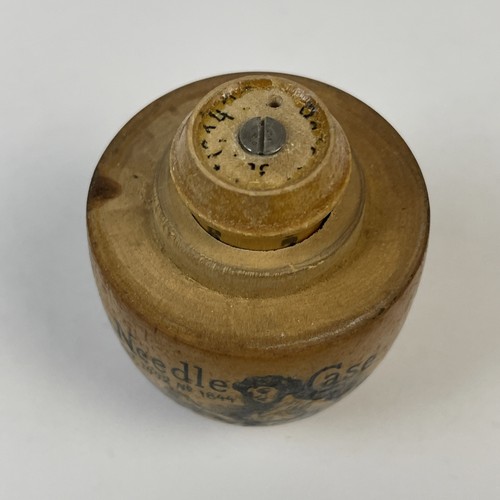 Estuche de agujas de huevo colombiano vintage dama victoriana costura madera Alemania 1492 raro - Imagen 7 de 9