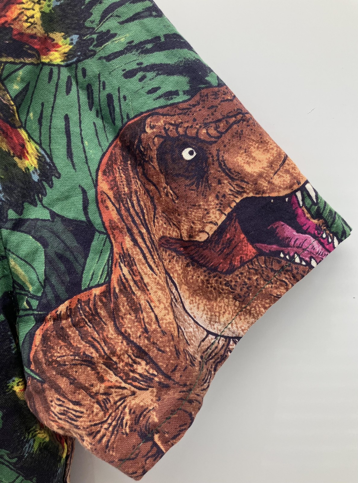 Jurassic Park x Cakeworthy Shirt Mens Medium Dinosaur Button Up Floral Hawaiian image 4