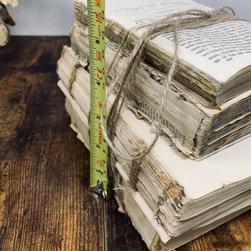 Antiker Bücherstapel Konvolut deckungslos Deko rustikal gealtert Wohndeko - Bild 9 von 9