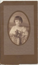 PORTRAIT OF ADORABLE LITTLE GIRL W/ ROSES 