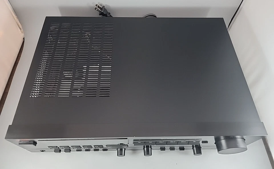 Luxman Digital Synthesizer AM/FM Stereo Receiver R-113 - Phono Jack - Tested - Image 4 of 4