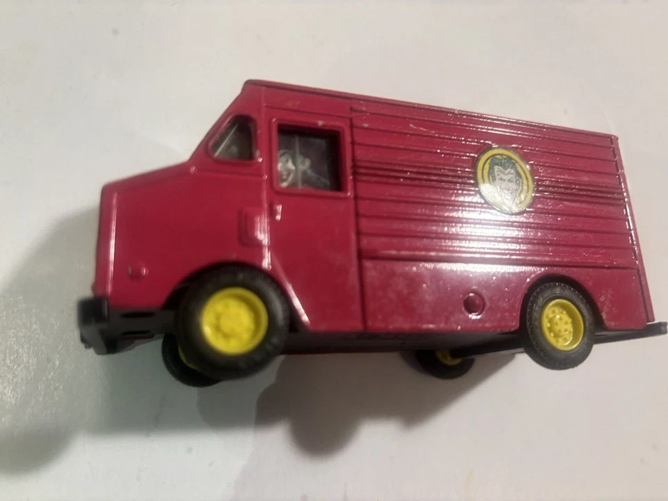 Vintage 1989 ERTL Batman The Joker Van DC Comics 4.5” metal - Image 2 of 4