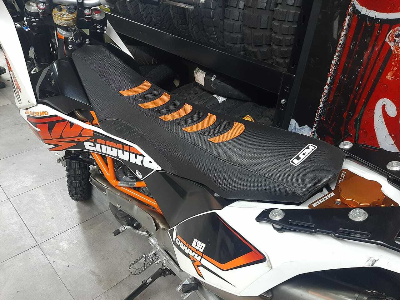 Picture 2 of 6