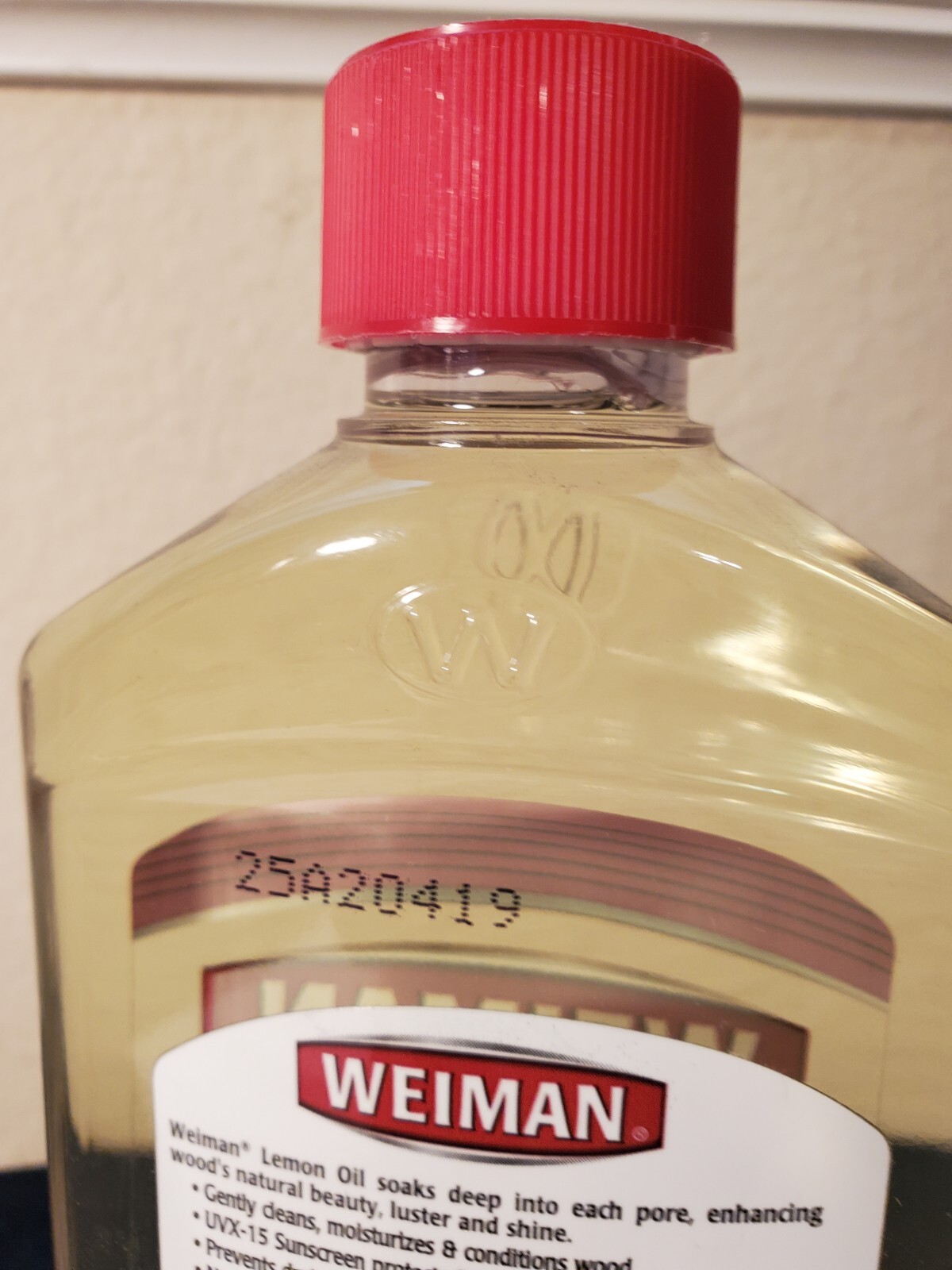 Weiman Lemon Oil Furniture Wood Polish with UVX15 Sunscreen 16 Oz