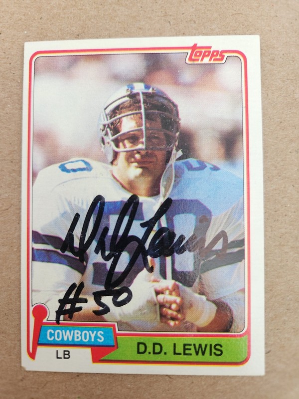 D.D. LEWIS Autographed Signed 1981 Topps #134 COWBOYS Football Card