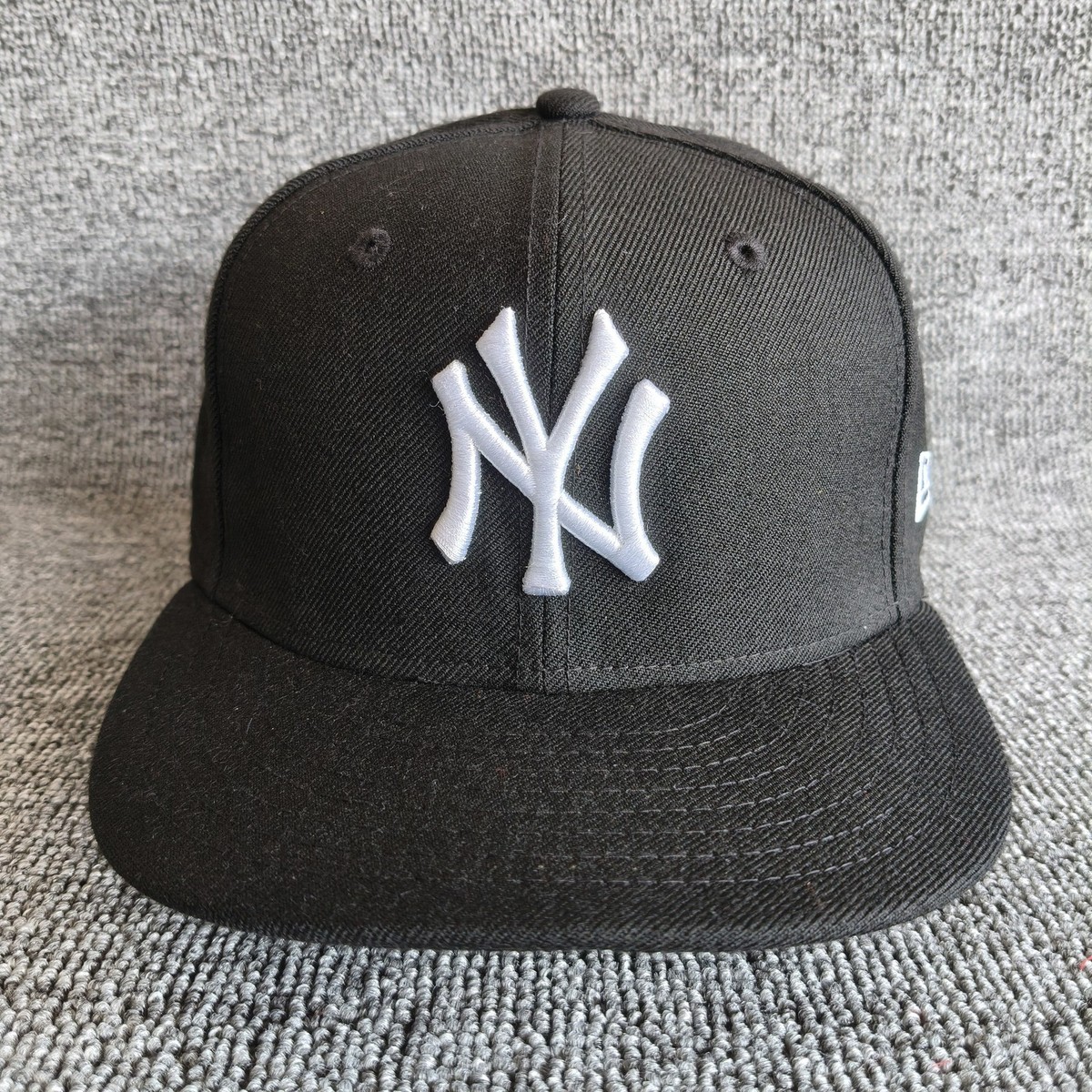 New Era Yankees 59FIFTY Fitted Hat Black 6 7 8 MLB Flat Brim