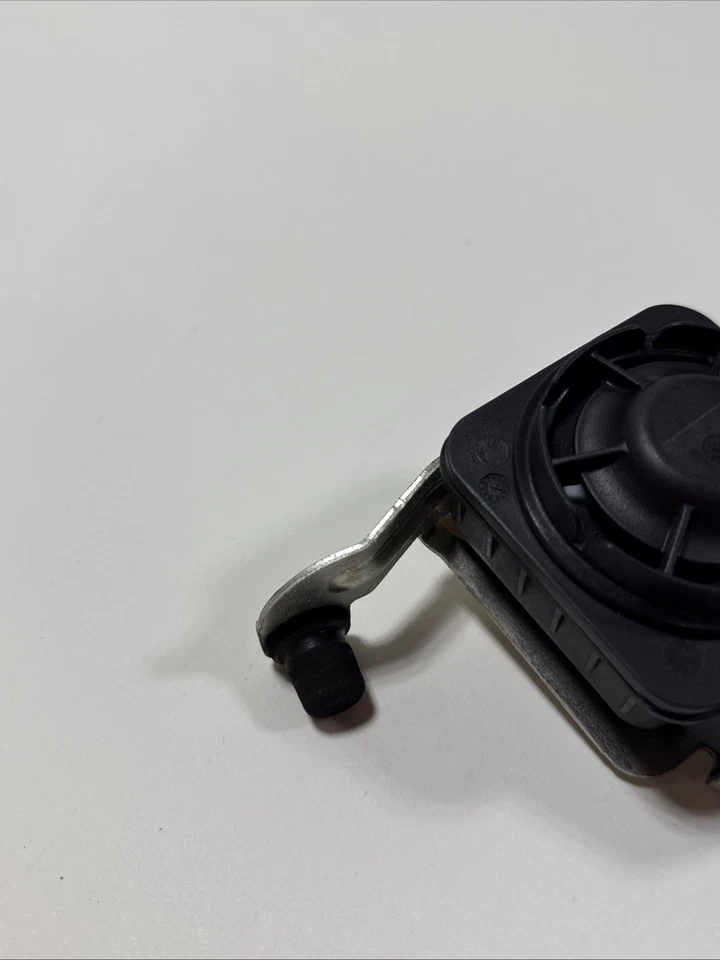 ОРИГИНАЛЬНАЯ СИСТЕМА СИГНАЛИЗАЦИИ КЛАКСОНА С КРОНШТЕЙНОМ 8V1951285 2015 2016 2017 Audi A3 S3 - Изображение 4 из 4