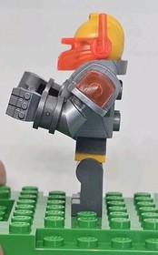 LEGO Nexo Knights Minifigure Axl Silver Armor (nex069) + Shield 70354 70350