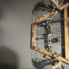 Diamond Archery Infinite Edge Pro Compound Bow Black/Camo 70lbs Right Hand