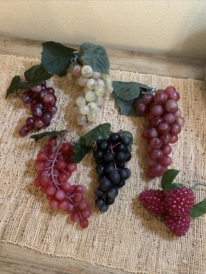 Vtg Mid Century 1960s Plastic Rubber Grapes Cluster Asst Color Sizes,Raspberry