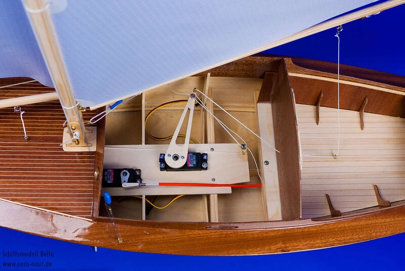 Aeronaut 300900 Bella Segelboot  Mahagoni-Holz Bausatz - Bild 3 von 4
