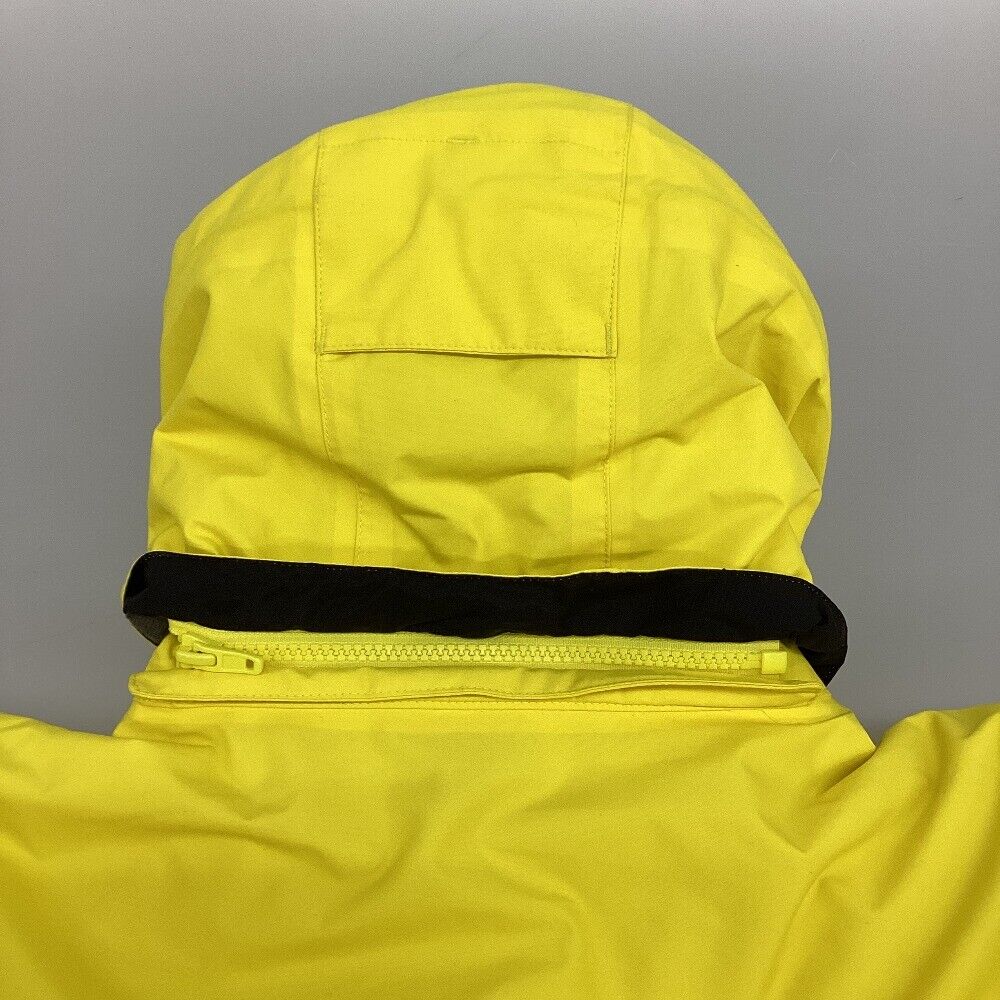 DAIWA Short winter jacket, size L, left sleeve soiled, grade DAIWA Short winter jacket, size L, left sleeve soiled, grade