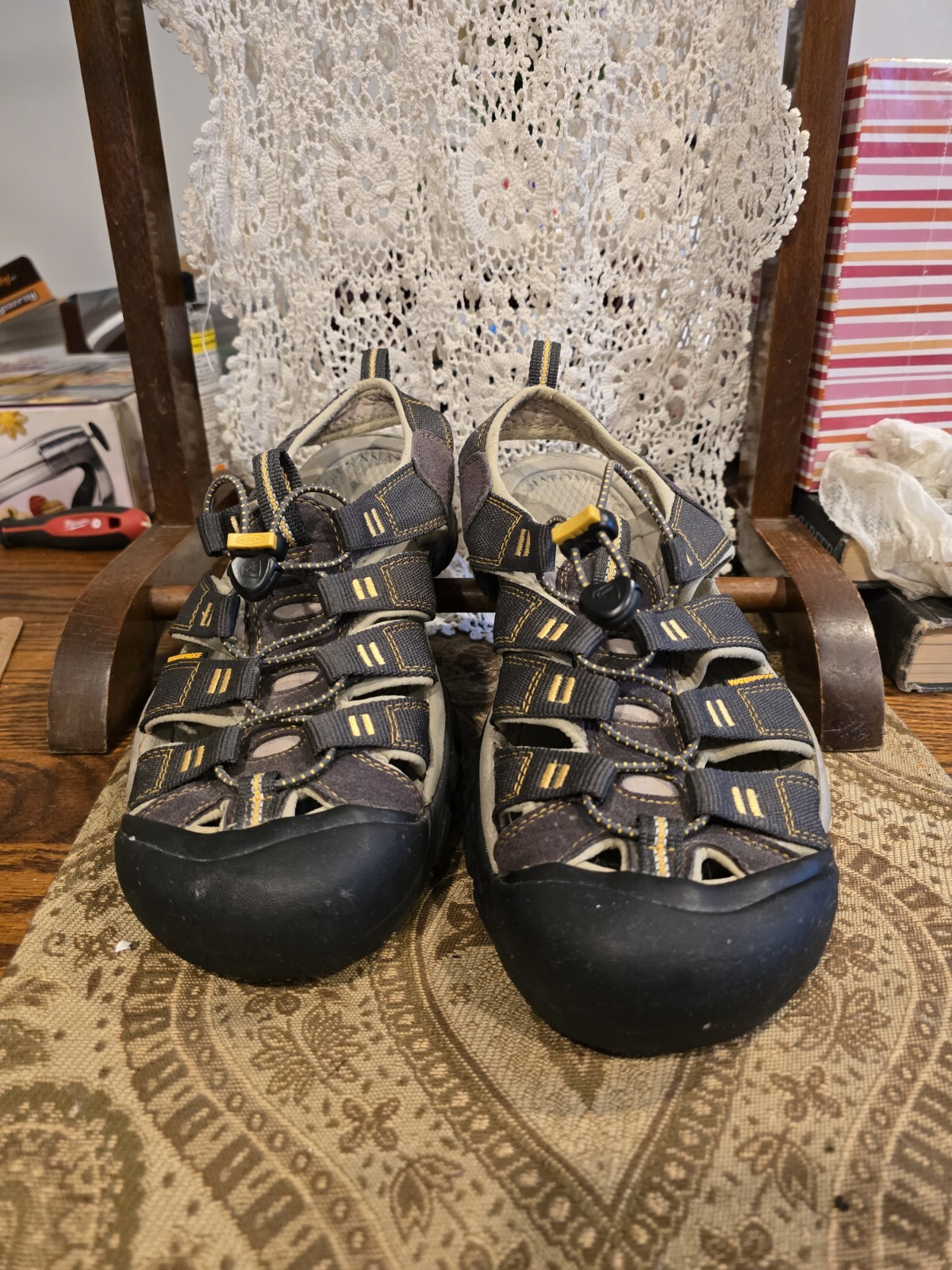 Scarpe da trekking impermeabili KEEN nere e arancioni taglia 42 5 o 9 5 US