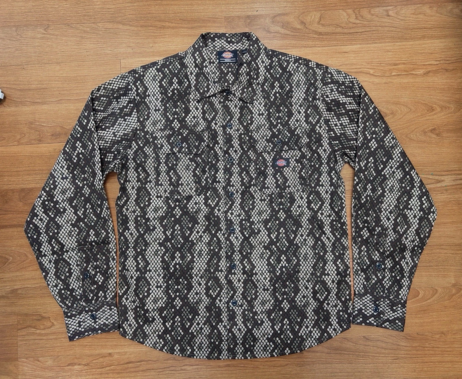 Dickies Men's Camden Snake Print Button-Up Long Sleeve Streetwear, Size S (NEW)
