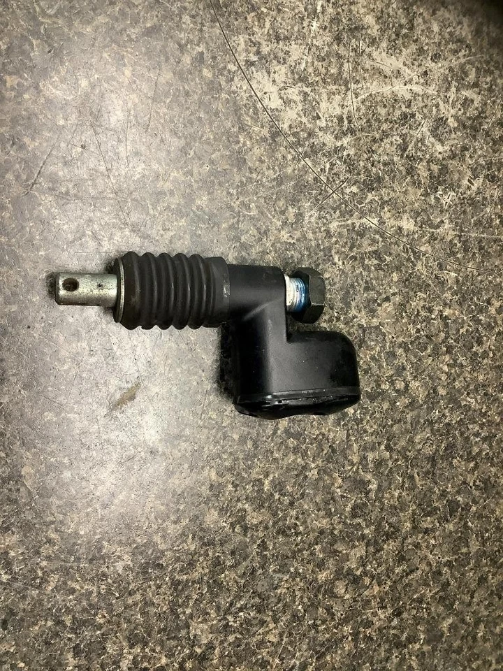 Cilindro maestro de freno trasero Harley Davidson Road King FLHR 02 15F Foto 2 de 3