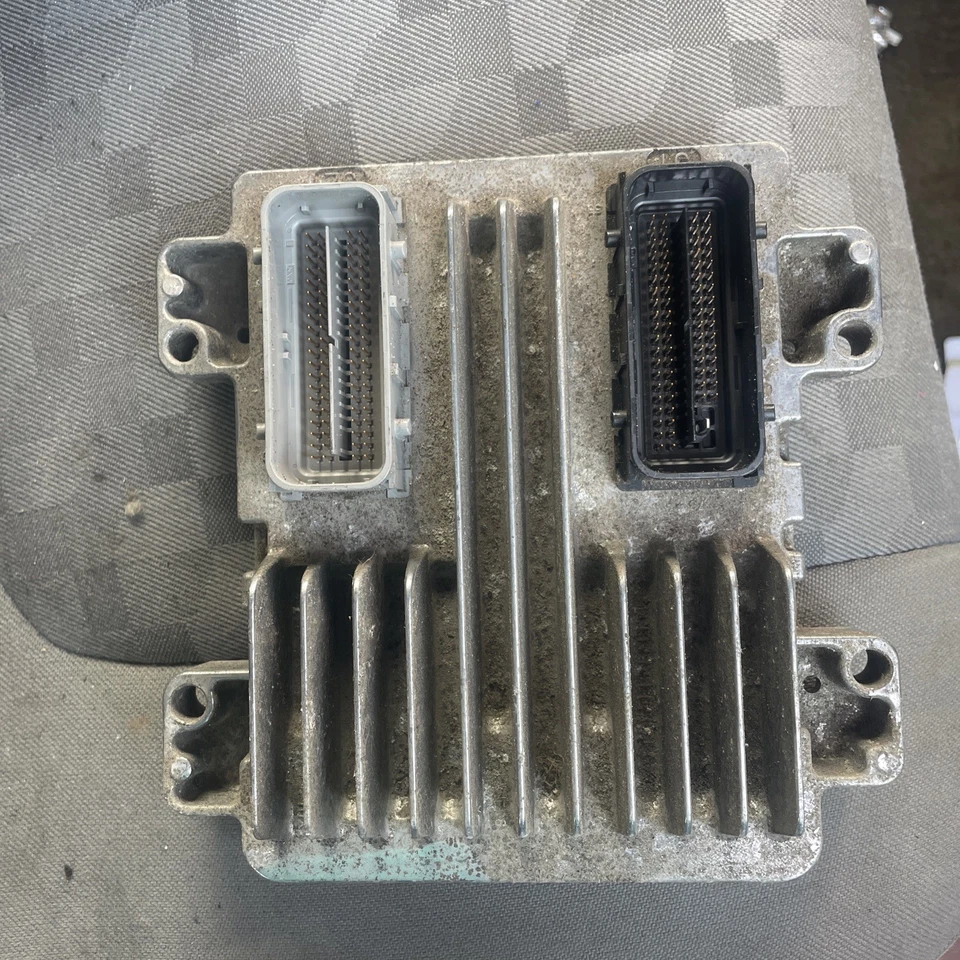 Chevrolet Equinox 2007 unidad de módulo de control del motor Ecu 3,4 L ECM Foto 3 de 4