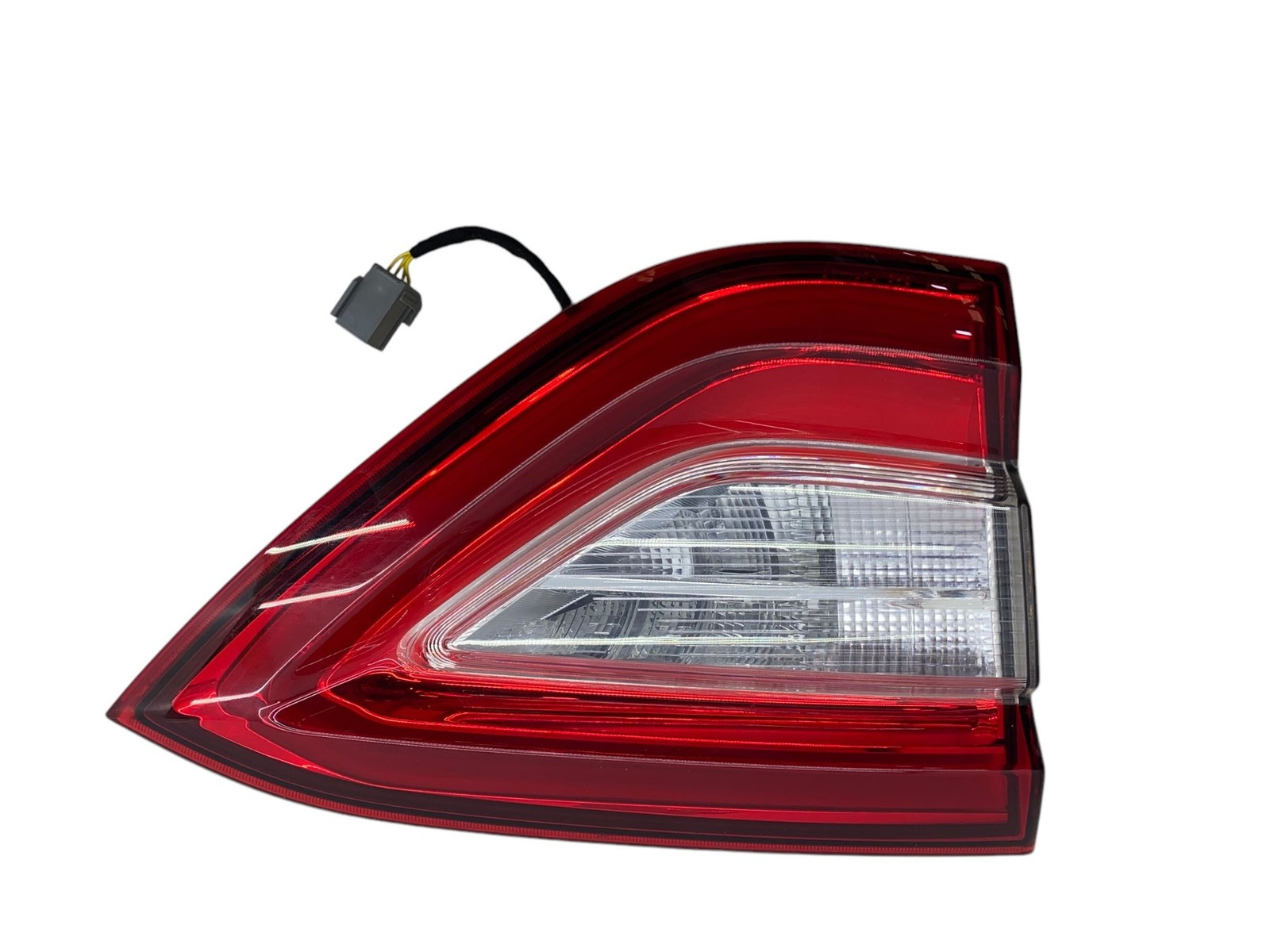 2017-2022 MASERATI LEVANTE OEM REAR LEFT DRIVER INNER TAIL LIGHT LAMP ASSEMBLY