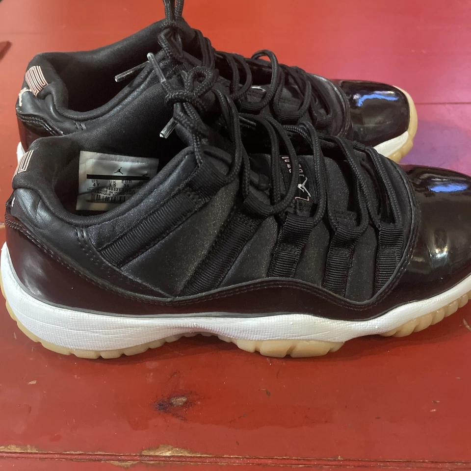 Air Jordan 11 Retro Bajo Coral Blanqueado Niños Grandes 580521-013 Zapatos Juveniles Talla 4 Foto 4 de 4