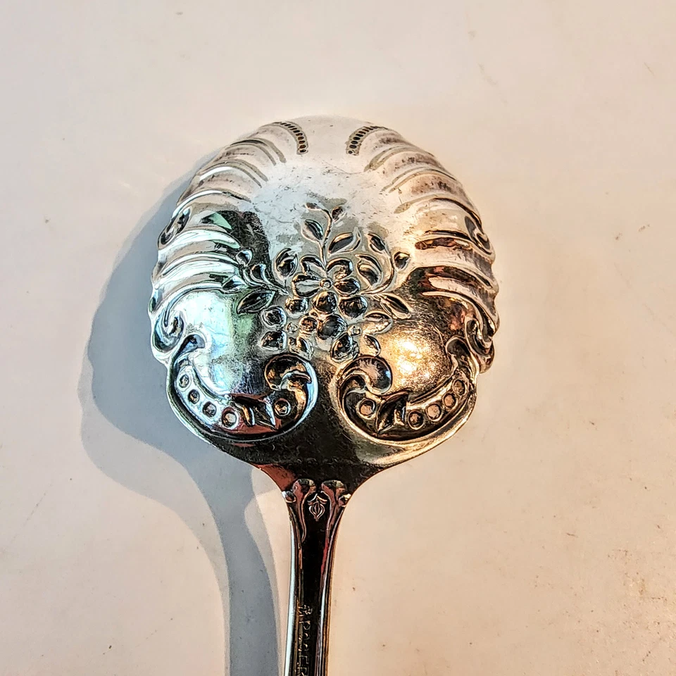 Antigua cuchara de plata Roger's AA Dunraven de 1895 con cuentas de bayas/azúcar Foto 2 de 4