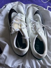 Used maxflys sprint spikes, in good condition, spikes bag included 8M 9W