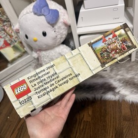 RARE Retired LEGO Castle Kingdoms Joust Royal (10223)
