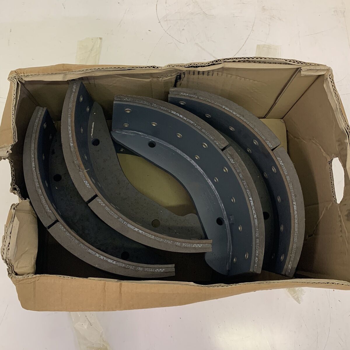 Genuine IVECO Brake shoe set 2992378 | eBay