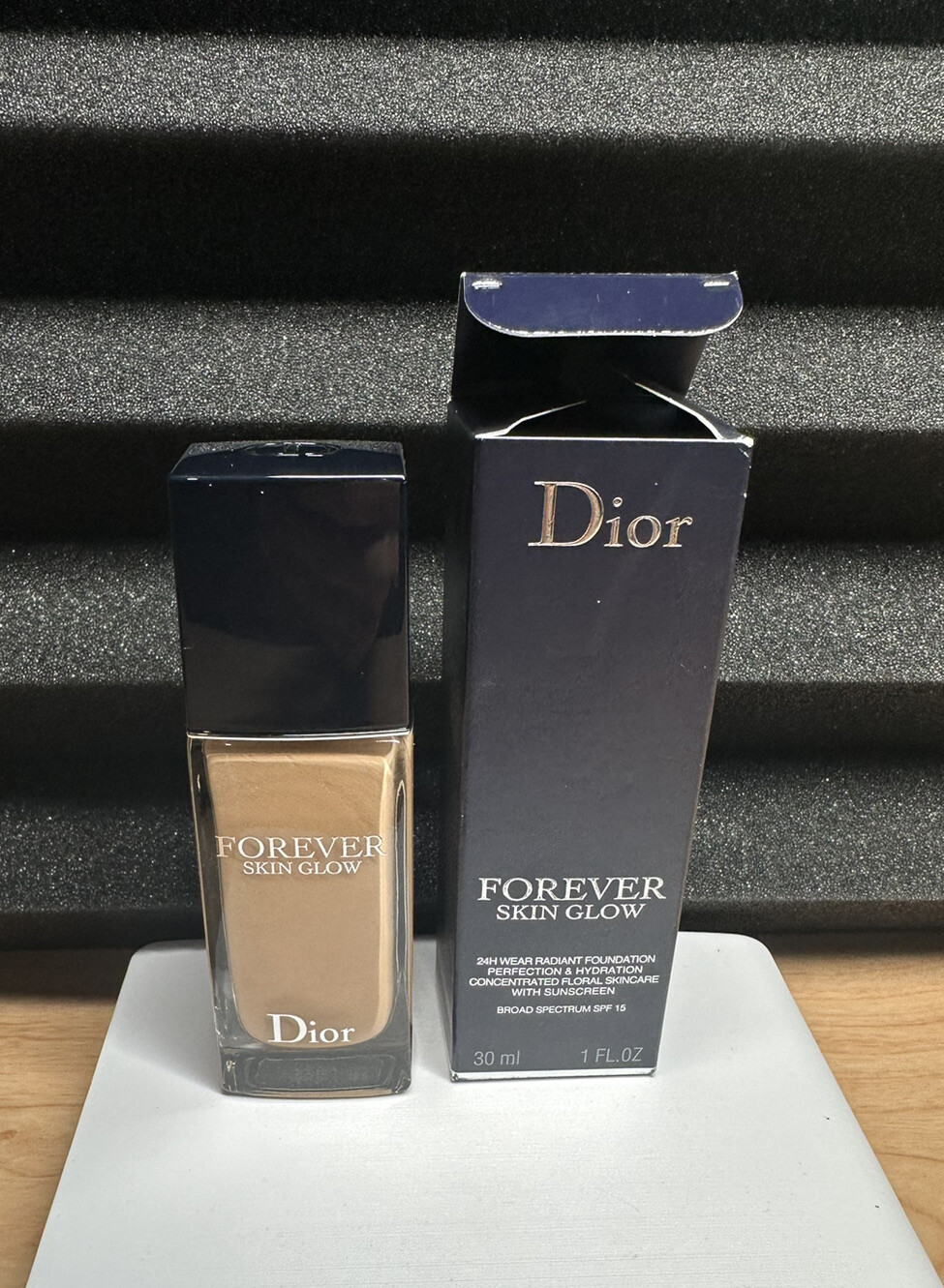 DIOR Forever Skin Glow Hydrating Foundation SPF 15 in 3W Warm 1.0oz Authentic-image