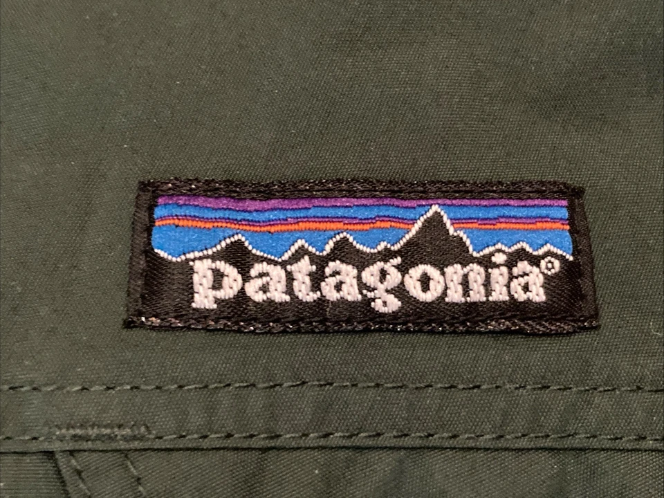 Chaqueta de lluvia verde parka de nailon con bolsillos con capucha Patagonia vintage grande para hombre Foto 2 de 4