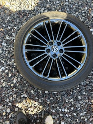 Good Year Eagle 235/45r/18  94 V Tire Hold Air No Crack Nor Leaks .