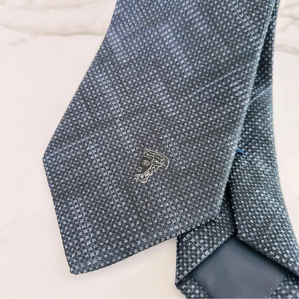 Corbata de lujo estándar para hombre con estampado azul oscuro Gianni Versace Collection Versace Foto 2 de 4