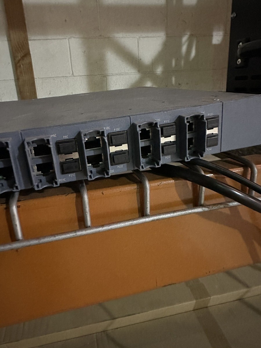 SIEMENS SCALANCE XR526-8C ETHERNET SWITCH 6GK5 524-8GS00-3AR2