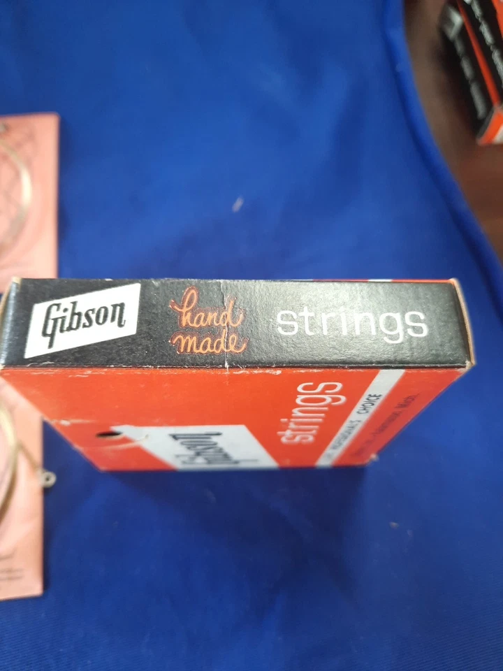 Gibson 940 民谣青铜丝绸和钢吉他弦套装 60 年代 NOS Kalamazoo,Mi  — 第 2/4 张图片