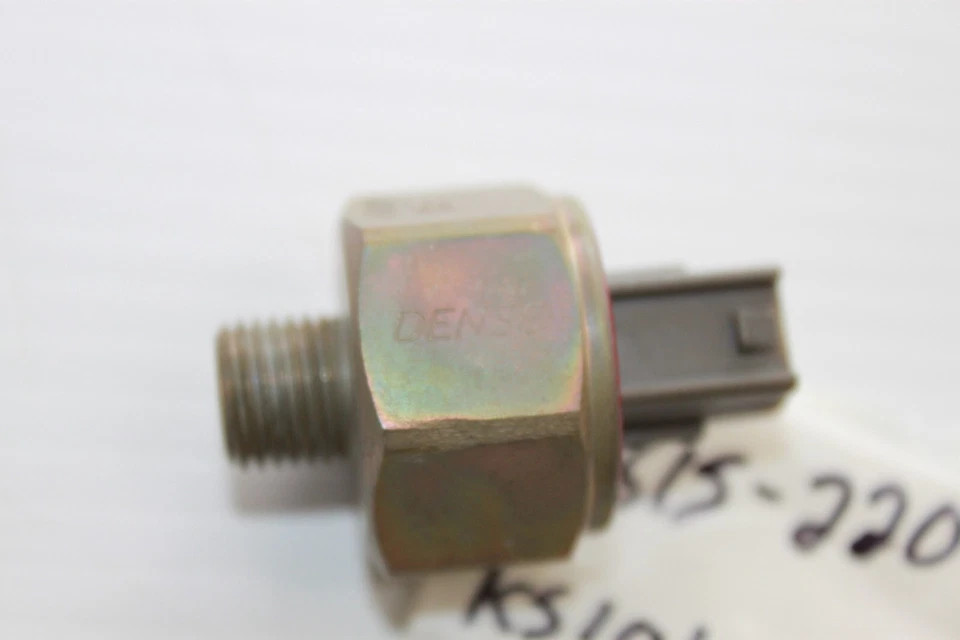 NUEVO SENSOR DE GOLPE GENUINO TOYOTA #89615-22040 Foto 4 de 4