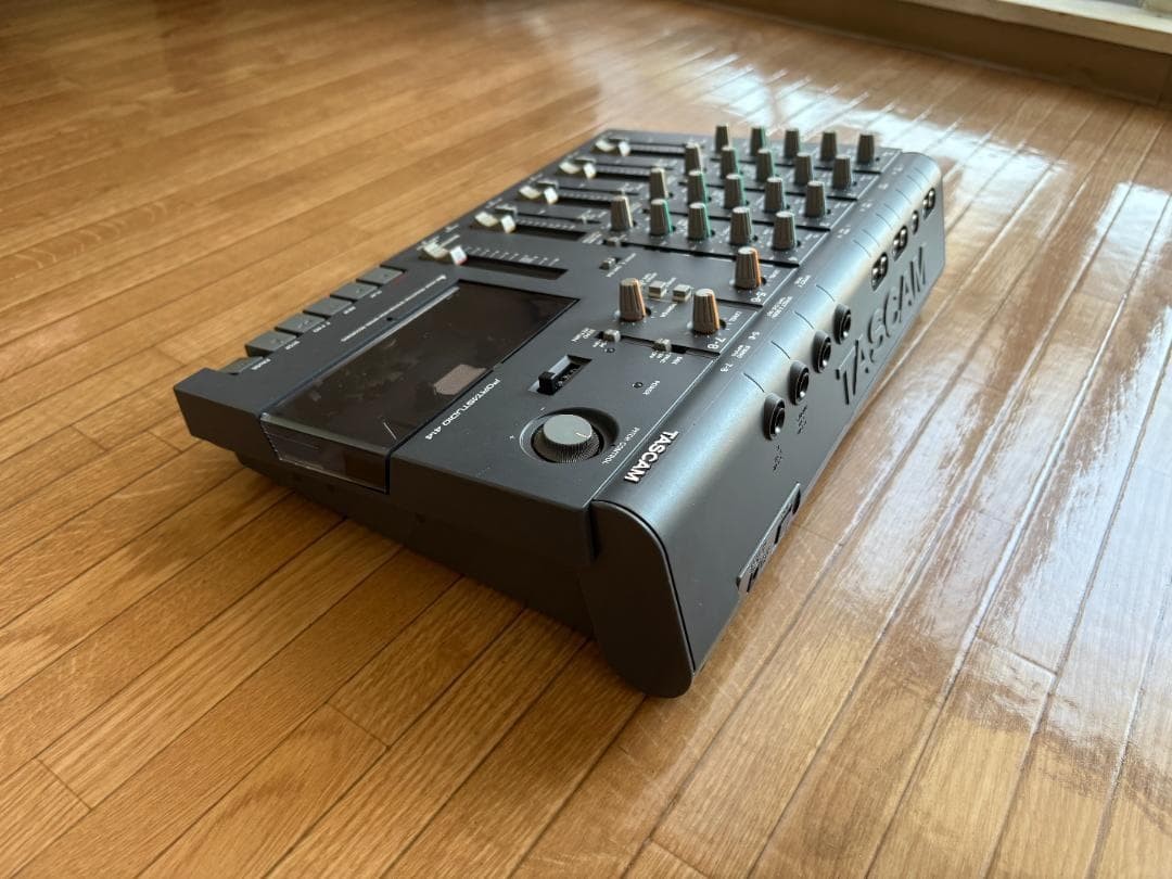 w/ Case Tascam Portastudio 414 4-Track Multitrack Cassette