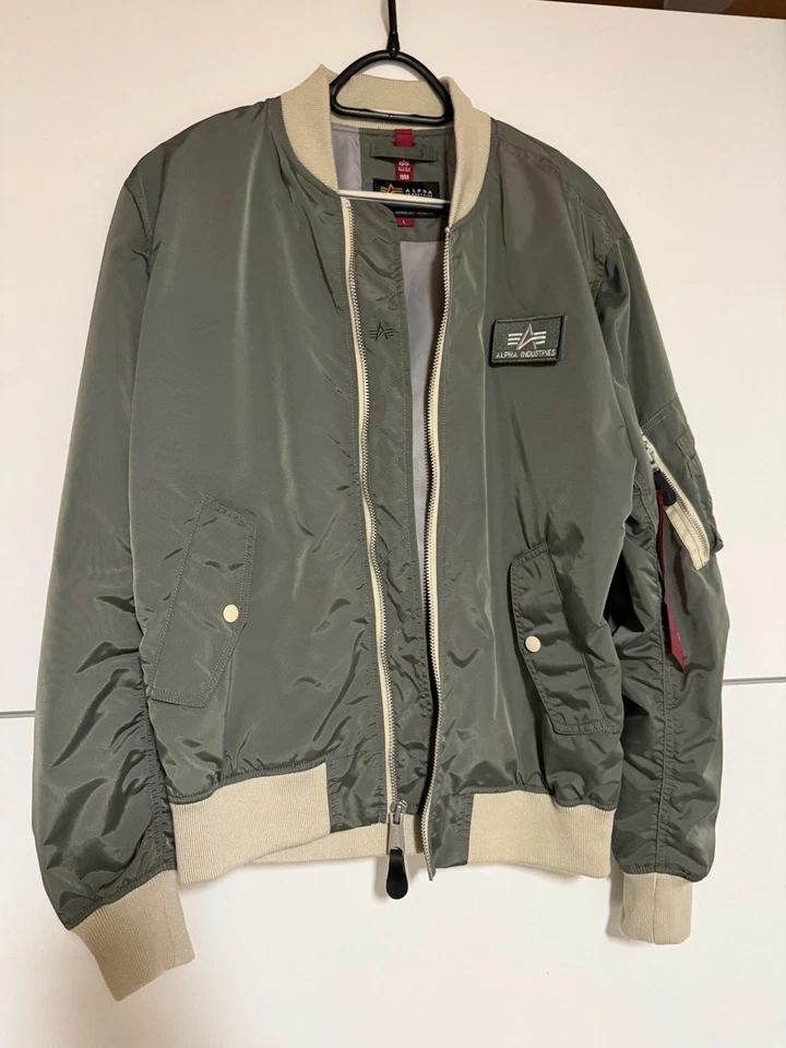 Alpha Industries MA-1, Foto 1 von 3