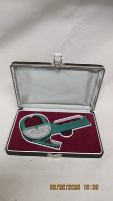 Beta Technology Inc. Lange skinfold caliper working with carry case