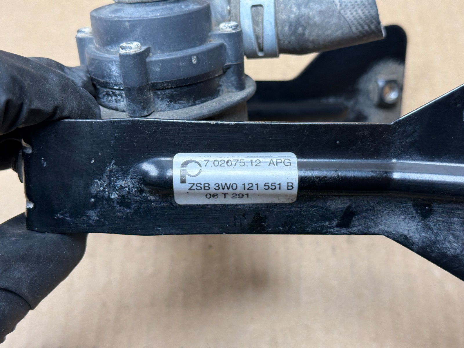 06-12 Bentley Continental Flying Spur Auxiliary Coolant Circulation Pump PO43