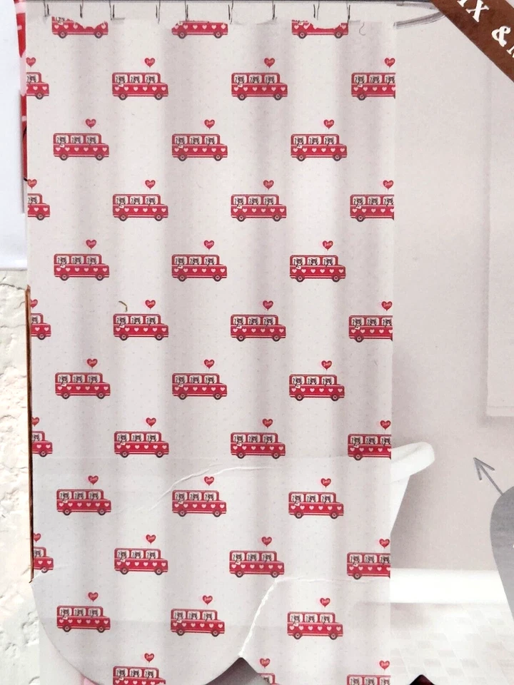 Cortina de ducha 2 piezas de vinilo Peva para gatos Love Bus corazones 72" x 72" Foto 2 de 4