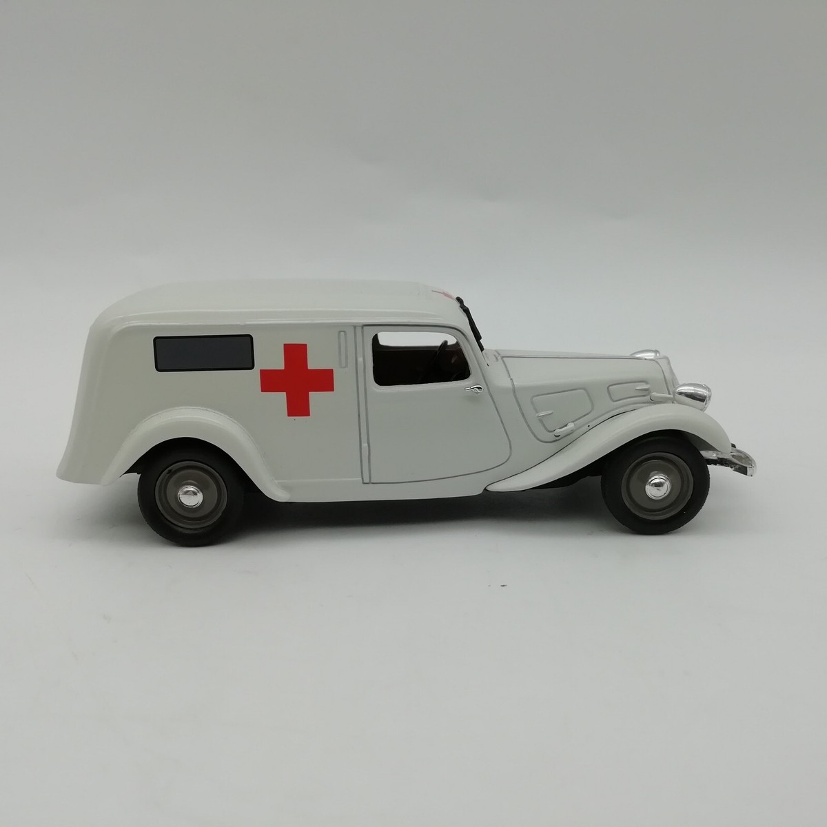 1/43 NOREV ANCIEN citroen traction avant noires et police EUR 25,00