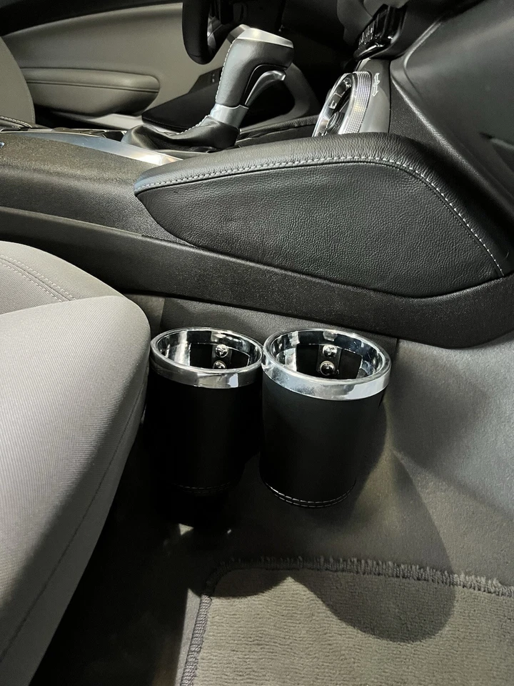 Portavasos Camaro Personalizado Negro y Cromo Gris Costuras Usado en Camaro 2017 Foto 2 de 4