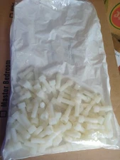 Pack of 100 NEW Essentra Components Nylon Screws 3425200075