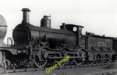 Eisenbahn Foto Midland Railway 0-6-0 Außenrahmen Nr 2753 unbekannter Schuppen um 1900