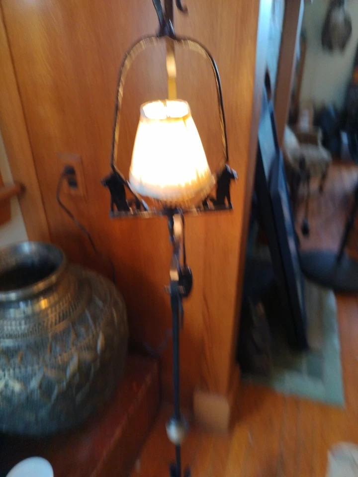 Antigua lámpara de pie artesanal de hierro vaquero lobo coyote Southwestern Lodge 56" Foto 4 de 4