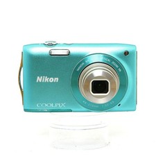 Nikon COOLPIX S3300 Mint Green Compact Digital Camera with Accessories