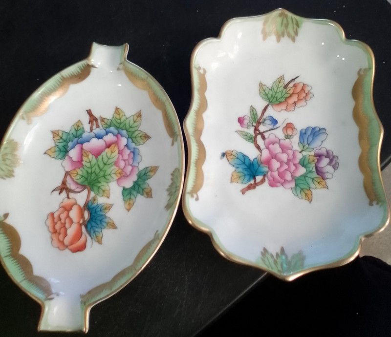 Vintage Herend Hungary Queen Victoria Hand Painted Trinket Pin Dish and ashtray