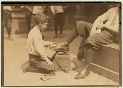 Bootblack,Shoe Shiner,City Hall Park,New York City,Lewis Wickes Hine,1924,1